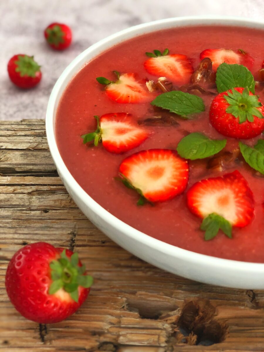 erdbeer-smoothie-bowl